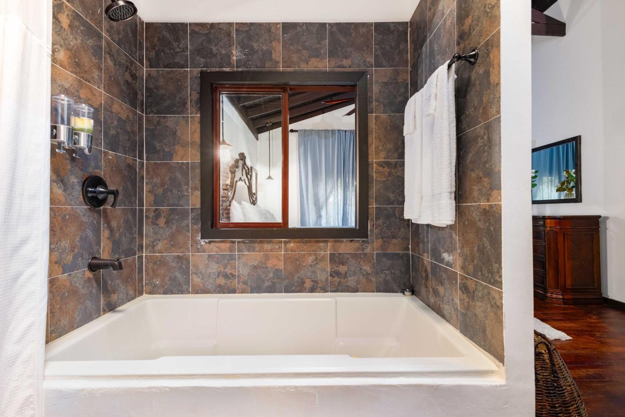 Serendipity Holistic Resort Spa كينغستون المظهر الخارجي الصورة